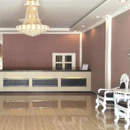 Hotel Graha Soeltan Sunggal Esterno foto