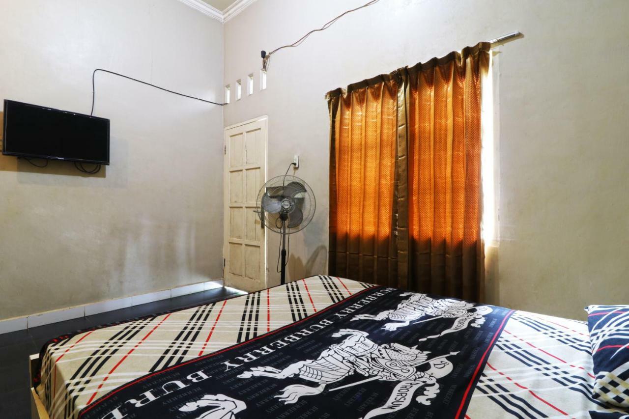 Hotel Graha Soeltan Sunggal Esterno foto