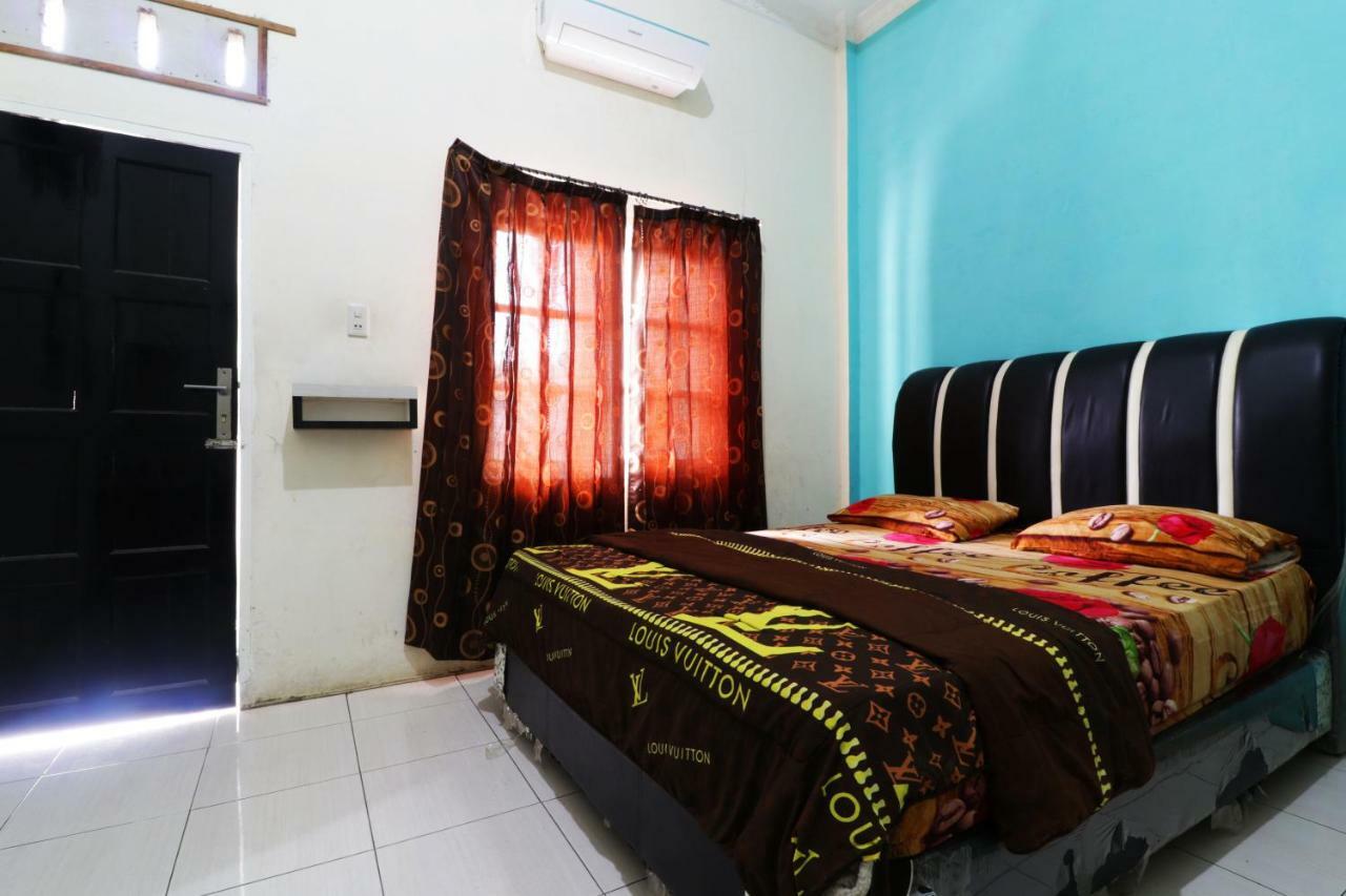 Hotel Graha Soeltan Sunggal Esterno foto