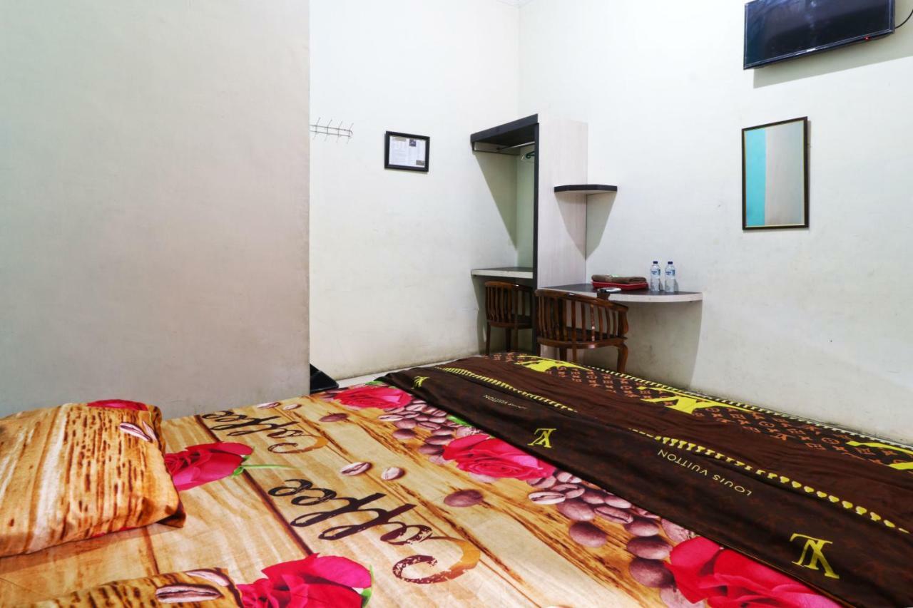 Hotel Graha Soeltan Sunggal Esterno foto